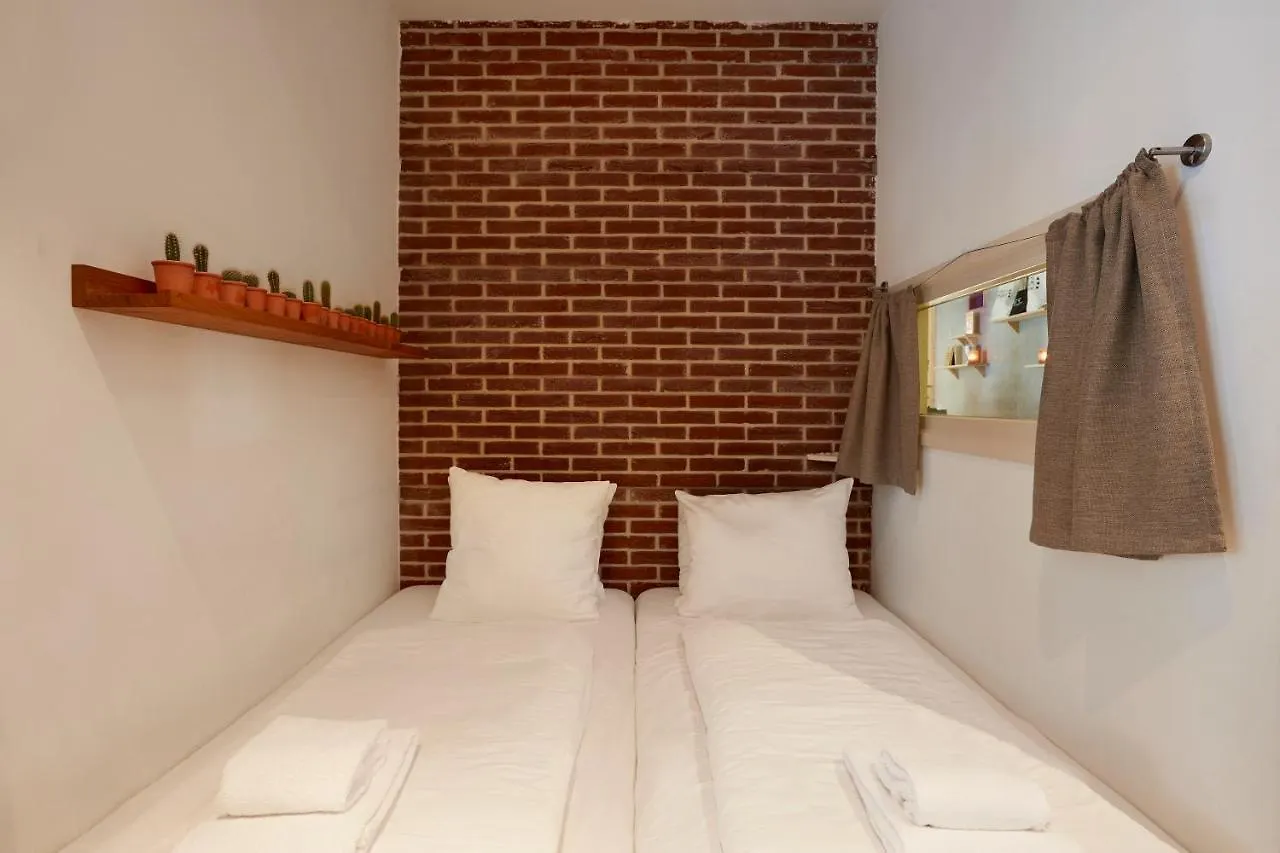 Hotel Not Hotel Amsterdam 3*,